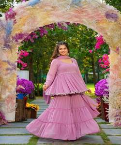 Ensemble Sharara en coton de qualité supérieure, travail de tissage, multicolores, dernier design fantaisie, comprend un haut et un dupatta pour les mariages et les occasions festives, en stock - Product Image 1