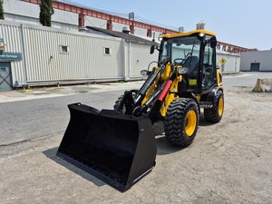 Cargador sobre orugas 2018 JCB 407 con motor Kubota Caja de cambios de cilindro hidráulico Eaton Carga nominal de 6 toneladas Garantía de 1 año - Product Image 5