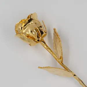Véritable rose préservée et trempée à la main dans une fleur éternelle unique en or 24 carats pour les anniversaires et les occasions spéciales - Product Image 2