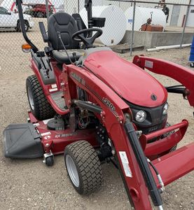 Tractor Usado Case IH Farmall 25SC para Mantenimiento de Propiedades - Product Image 1