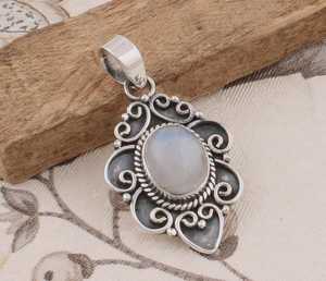 Pendentif en Pierre de Lune Arc-en-ciel Fait Main en Argent Sterling – Bijou Élégant et Unique pour Femmes et Enfants, Idéal comme Cadeau en Pierre Précieuse - Product Image 5