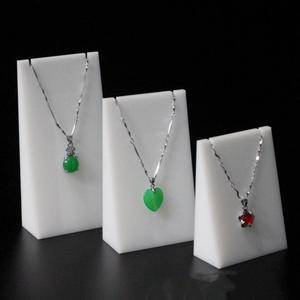 Présentoirs à colliers en acrylique de luxe, élégants et haut de gamme |   Une présentation élégante pour tous vos colliers - Product Image 5