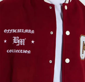 Venta caliente Precio razonable Hombres Lettermen Varsity Chaqueta acolchada con capucha Lona OEM/ODM Servicio Suministro directo de fábrica Logotipo frontal - Product Image 4