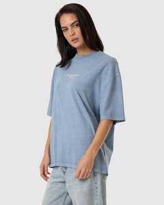 Camiseta de gran tamaño para mujer personalizada de calidad premium para práctica de meditación con estampado de invierno holgado para cualquier ocasión - Product Image 2