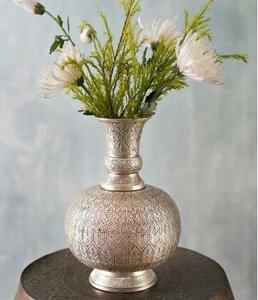 Finitions élégantes rendent les vases à fleurs en métal une excellente option cadeau pour les mariages, les fêtes de pendaison de crémaillère ou les anniversaires. - Product Image 1