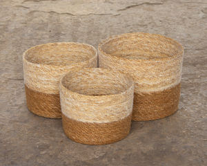 Grand panier de rangement décoratif en jonc de mer fait à la main avec poignées en anneau Organisateur tissé pour le rangement des enfants - Product Image 1