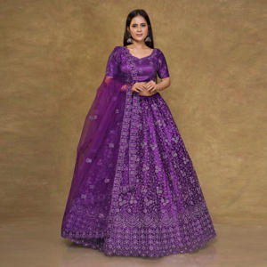 Lehenga Choli de Lujo con Bordado Floral en Toda la Prenda, Detalles de Dobladillo Festoneado y Elegante Dupatta Transparente - Product Image 1