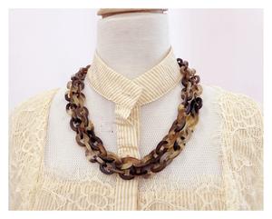 Collier de luxe en corne de buffle fait à la main, bijoux naturels et durables pour femmes, haute qualité - Product Image 2