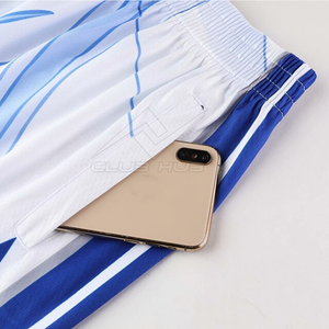 Uniforme de basket-ball sur mesure de haute qualité avec design respirant avec logo personnalisé Style de jeu - Product Image 5