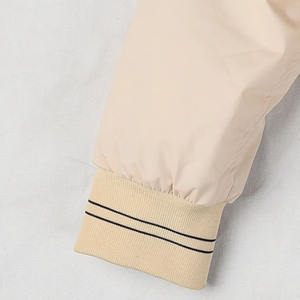 Chaqueta de bombardero de vuelo de nailon de 100% poliéster de alta calidad para hombre, chaqueta personalizada universitaria de invierno gruesa con forro acolchado bordado para hombre - Product Image 4