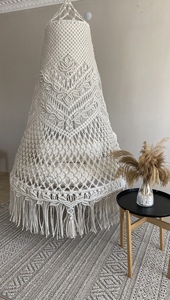 Grande chaise-hamac en macramé au design moderne de couleur blanche Grande balançoire adulte tissée à la main de style bohème pour salon et patio - Product Image 6