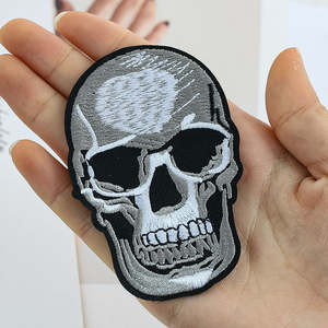 Écussons brodés en tissu personnalisés Écussons de broderie cousus Vêtements Écusson tissé Nouveau de haute qualité - Product Image 6