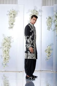 2023 elegante blanco Sherwani de talla grande traje de boda de un solo pecho Zari bordado a juego Salwar vestido zapato para fiestas - Product Image 2