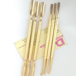 Profesional de alta calidad de acero inoxidable chapado en oro superventas manicura pedicura cutícula empujador de uñas - Product Image 1