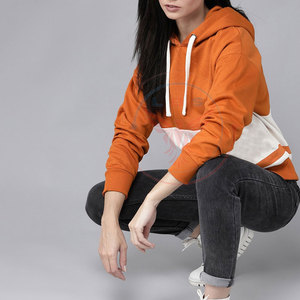 Sweat-shirts à capuche pour femmes à manches longues, design à capuche, logo sur le devant, 100% coton molletonné, tailles et couleurs personnalisées en gros - Product Image 4