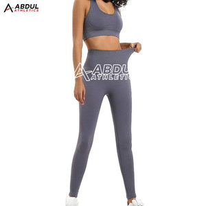 Ensemble de yoga de haute qualité avec tissu doux et design respirant pour l'entraînement et le sport, offrant une coupe flexible et une utilisation durable. - Product Image 2