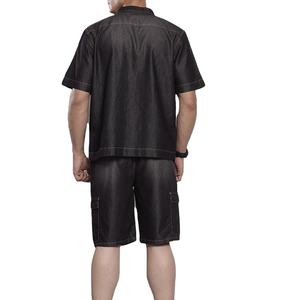 ชุดยีนส์ผู้ชายสองชิ้นแบบสั่งทำจากโรงงาน ระบายอากาศได้ดี แห้งเร็ว คุณภาพสูง เสื้อแขนสั้น กางเกงยีนส์ขาสั้น สไตล์สตรีทแวร์ - Product Image 4