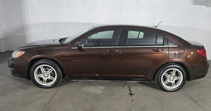 CHRYSLER 200 LX d'occasion 2013 |   2,4 L |   Conduite confortable |   Choix pratique - Product Image 3