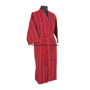 Chaqueta de Invierno Reversible Acolchada de Algodón Orgánico Kantha Hecha a Mano en India, Transpirable y Ecológica para Mujer, con Estampado Floral y Cinturón - Product Image 6