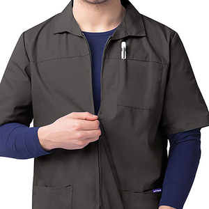 Dernières conceptions, veste de travail d'hôpital à manches courtes de haute qualité pour hommes, meilleure qualité, fermeture éclair, tissu sergé en spandex/polyester - Product Image 3