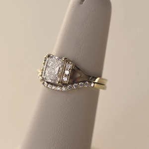 Anillo de compromiso de diamante cultivado en laboratorio de corte radiante de 10 quilates de oro premium para novia, joyería de boda de lujo, proveedor OEM ODM, suministro al por mayor de fábrica - Product Image 5