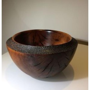 Cuenco de madera hecho a mano para servir ensaladas de frutas, aperitivos hechos con esmalte seguro para alimentos para hogares ecológicos - Product Image 1