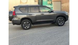 USED CHEAP for Prado 2016 SUV AWD Leather Seats ACC Automatic 5 Seater LED Lights 360 <b>Camera</b> - Product Image 2