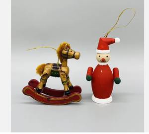 รูปปั้นซานตาคลอสไม้สไตล์วินเทจผสมทำด้วยมือจำนวนมาก12ชิ้นพร้อมพื้นผิวมันวาวและไม้แขวนสำหรับตกแต่งบ้านตามเทศกาล - Product Image 1