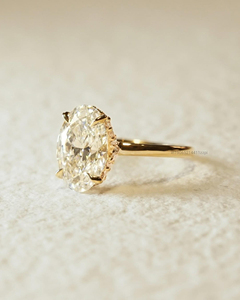 แหวนหมั้นเพชรเม็ดเดี่ยวทรงรียาว14K/18K สำหรับเธอ2.20 CT - Product Image 2