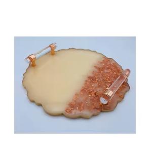 Bandeja de servicio de resina rectangular moderna con mango de Metal dorado hecho a mano para decoración del hogar y regalos al por mayor - Product Image 5