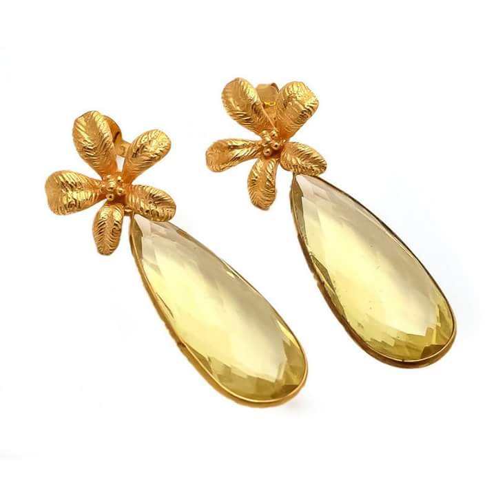 สีเหลือง