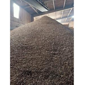 Briquetas de Vietnam de 6mm-8mm de Alta Calidad para Estufas Residenciales e Industriales, Hechas con Palets Reciclados, Humedad 6%, Cenizas 0.5% - Product Image 6