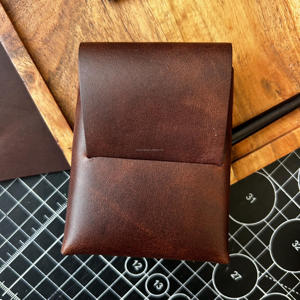 Cartera de cuero sin costuras con diseño de anime, minimalista, de cuero genuino, tarjetero para bolsillo frontal, para hombre, con caja de regalo LSSW-0002 - Product Image 4