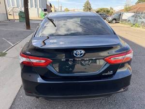 Vente à prix réduit Toyota Camry Berline 5 places Transmission automatique Volant à gauche Phares LED Sièges en cuir Pneus R17 Occasion - Product Image 6
