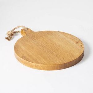 Tabla de cortar de madera apta para alimentos tratada con aceite protector que ofrece seguridad de corte confiable durante la preparación de comidas - Product Image 4
