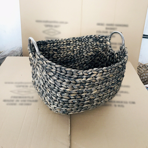 Cesta de Almacenamiento Ecológica de Jacinto de Agua Natural, Material de Ratán Negro con Asas, Hecha en Vietnam, Bao Minh D1696 - Product Image 4
