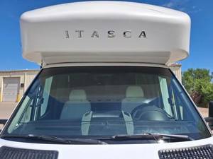 Camping-car Mercedes-Benz Itasca Classe B d'occasion 2014, automatique 2018, 6 places, phares LED, moteur essence, pneus R17, sièges en cuir - Product Image 3