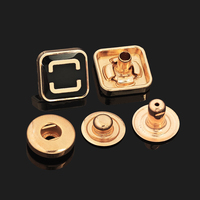 Boutons-pression carrés en métal personnalisés KUNSHUO pour chemises, abayas et thobes - Alliage de zinc écologique avec logo gravé