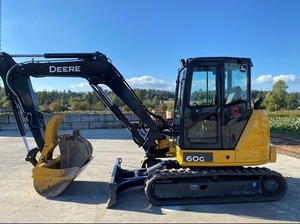 Miniexcavadora John Deere 60G de Alto Rendimiento con Motor, Caja de Cambios y Rodamientos - Equipo de Construcción de 6900 kg - Product Image 3