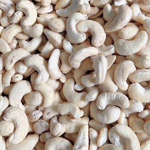 Vente chaude de noix de cajou grillées W180 W240 W320 W450, fournisseurs de noix de cajou, prix d'usine Santigo Vietnam - Product Image 1