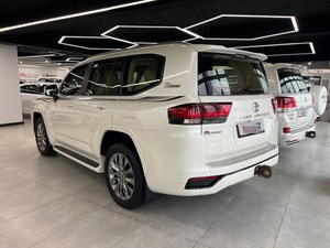 โตโยต้า ไฮลักซ์ สำหรับแลนด์ครุยเซอร์ เกียร์ธรรมดา เกียร์อัตโนมัติ น้ำมันดีเซล ภายในสีเข้ม พวงมาลัยซ้าย มือสอง ขาย - Product Image 4