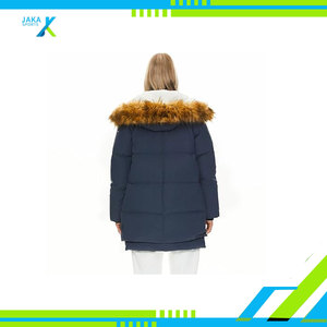 Abrigo Acolchado de Invierno para Mujer ArcticWarm, Tejido Ecológico, con Capucha, Parka Larga, Ropa de Abrigo Informal, Moderna y a la Moda - Product Image 6