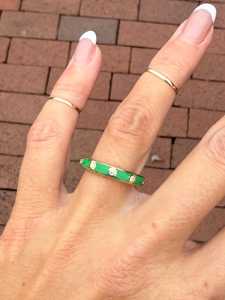 Bague de fiançailles et de mariage en or jaune 14 carats, sertie de diamants naturels, avec un cadre en émail vert luxueux, empilable - Product Image 3