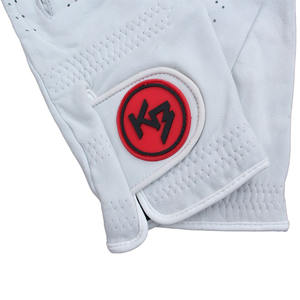 Gants de golf Cabretta en cuir avec logo personnalisable pour hommes vêtements de golf en gros avec logo imprimé - Product Image 3