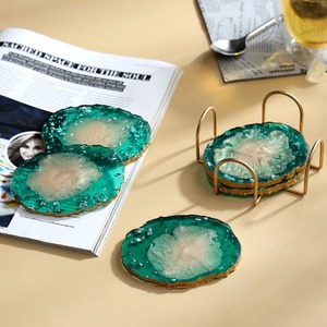 Posavasos de té de resina personalizados creativos de calidad de exportación diseños personalizados con flores secas brillo o lámina de oro disponibles para la venta - Product Image 1