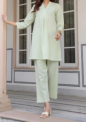 สีเขียวอ่อน