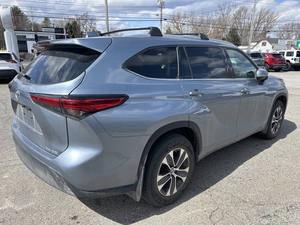Toyota Highlander XLE 4dr SUV AWD 2022 d'occasion - Product Image 6