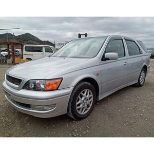 Berline Toy-ota Vista d'occasion à faible kilométrage, en excellent état mécanique et prête pour une livraison immédiate - Product Image 3