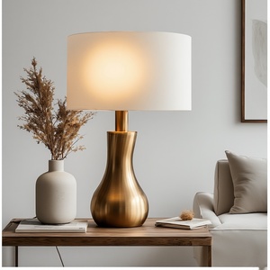 Lámpara de Mesa de Latón Rústica Moderna Hecha a Mano, Elegante Pantalla de Tela Blanca, Diseño Simple, Luz Halógena que Protege la Vista, Ecológica, CA - Product Image 6