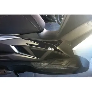 Adesivi per moto 2 Adesivi in gel 3D per protezione poggiapiedi - Compatibili con Kawasaki J300 - Product Image 1